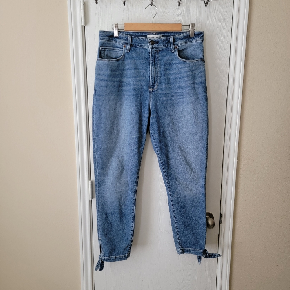 Abercrombie HR Super Skinny Ankle Bow Jeans